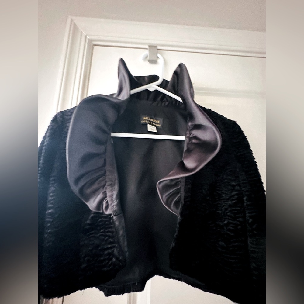 McClintock Ruffled Neck crop Sweater top Size medium